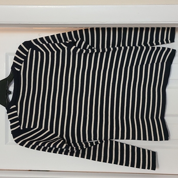 Clothes - Picture 3 of 3